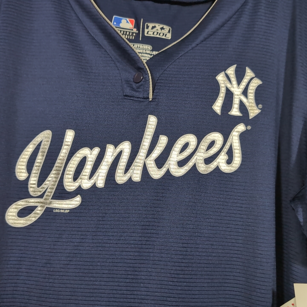 Genuine Merchandise Yankees Dark Blue Jersey